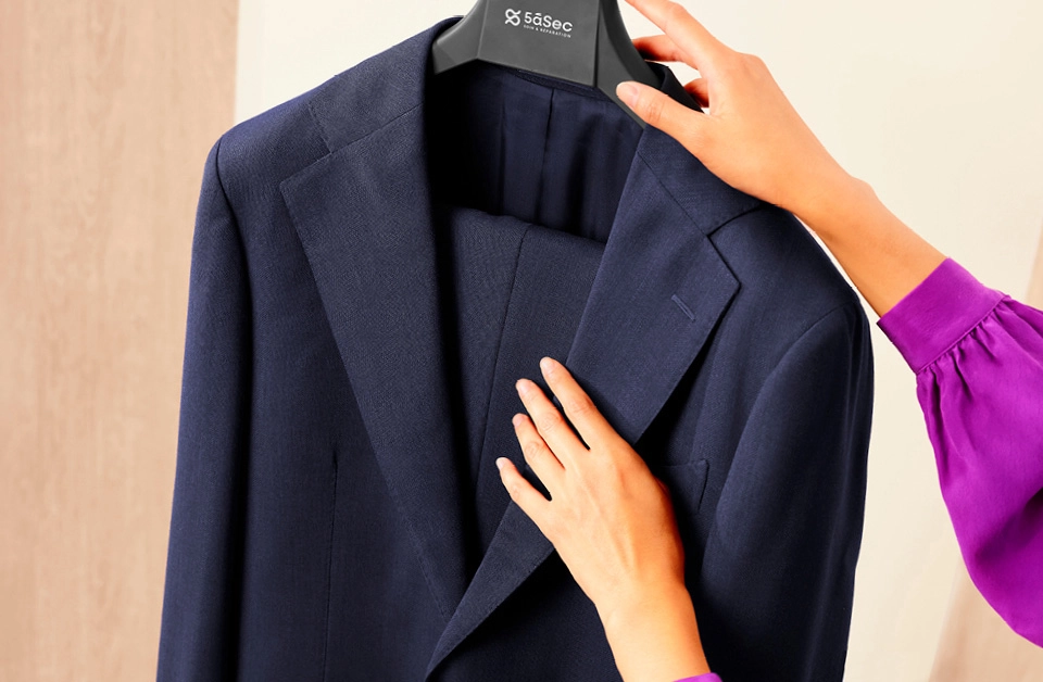 Veste noire après traitement apprêt vêtement